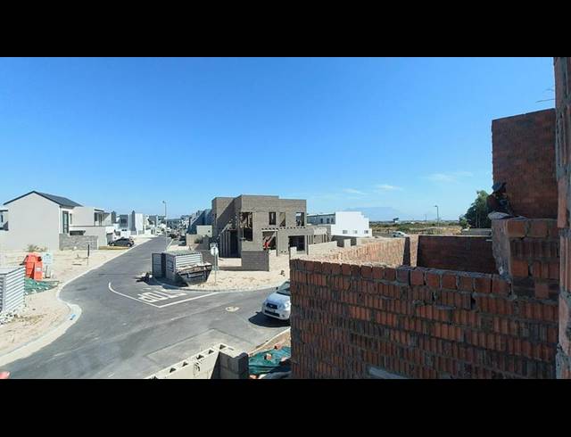 4 BEDROOM HOUSE FOR SALE IN SANDOWN